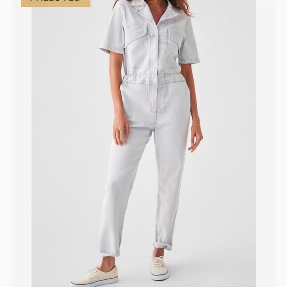 NWT Faherty Size Medium Blythe Jumpsuit Light Indigo Wash Style WBS2213 - Picture 1 of 15